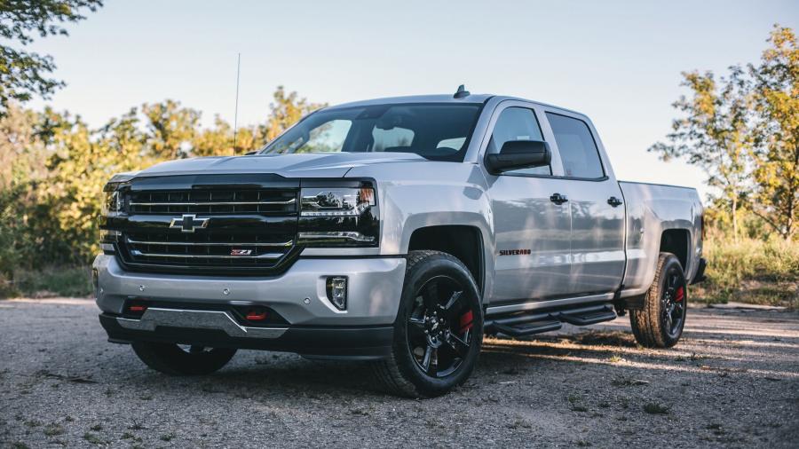  Chevrolet Silverado 1500 Redline Crew Cab 2017 года  (фото 4 из 26)